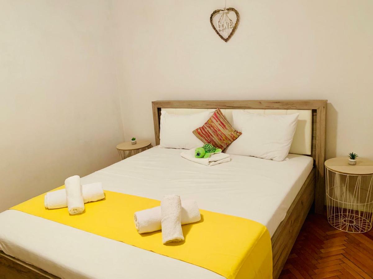 Ultracentral Apartment With All You Need: Wifi, Tv, Ac, Washer, Coffe Timisoara Bagian luar foto
