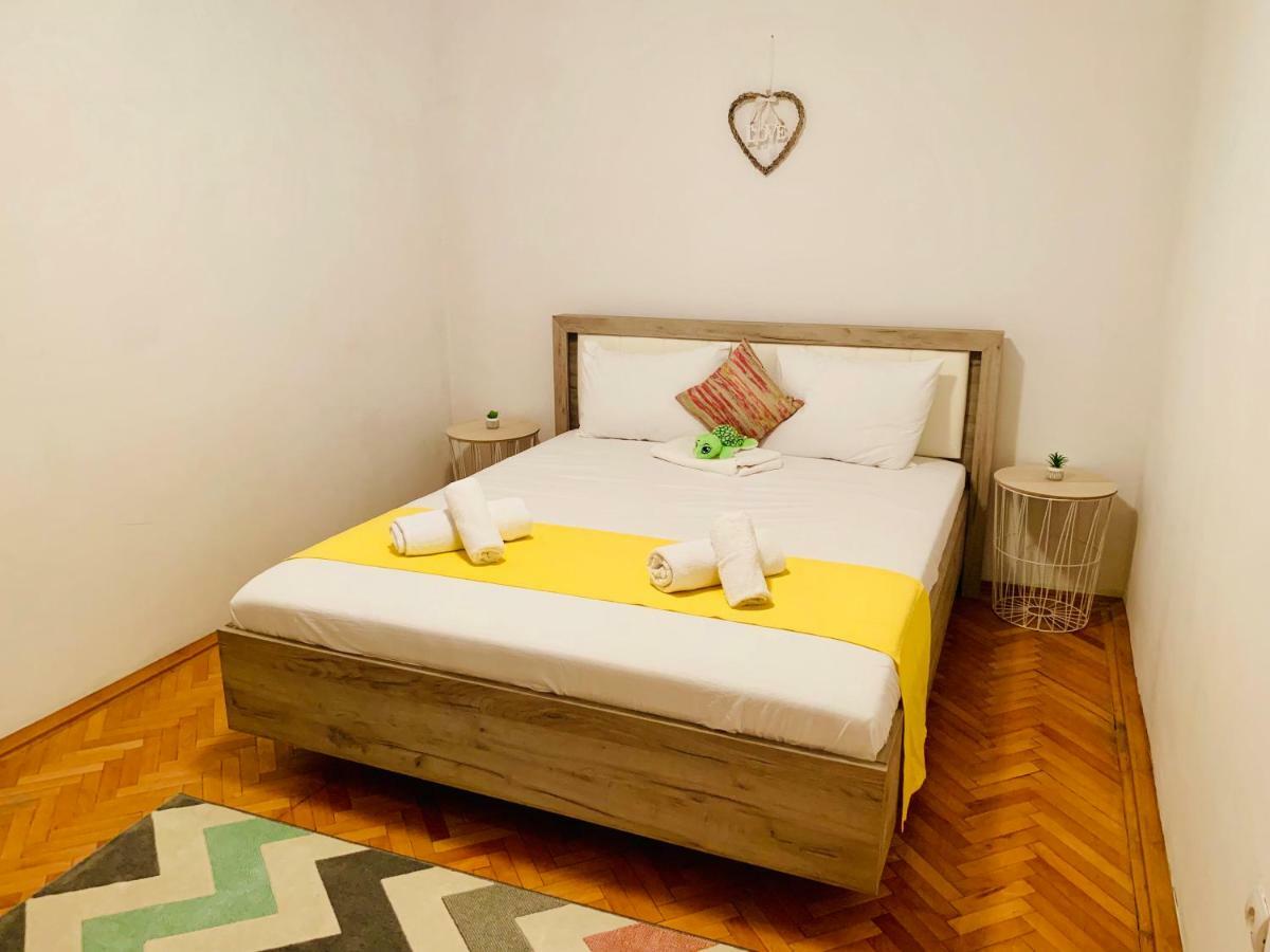 Ultracentral Apartment With All You Need: Wifi, Tv, Ac, Washer, Coffe Timisoara Bagian luar foto
